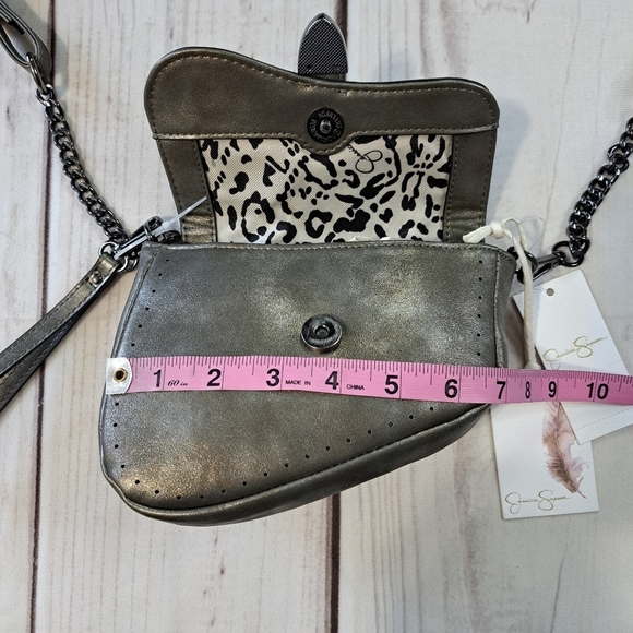 Jessica Simpson Connie Crossbody Bag with Belt loops, Wristlet loop - Picture 4 of 10